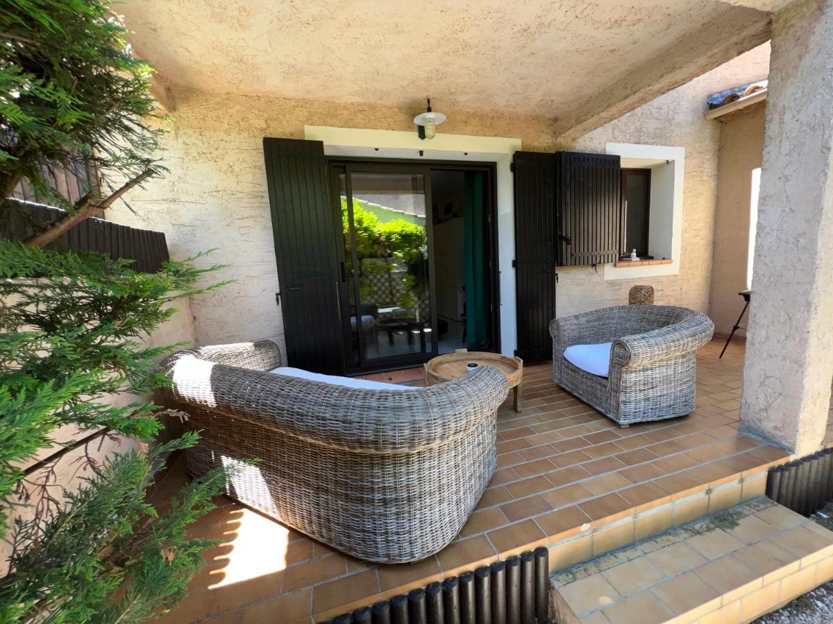 Cocoon'Isle - Jardinet- Jacuzzi Apartamento LʼIsle-sur-la-Sorgue Exterior foto